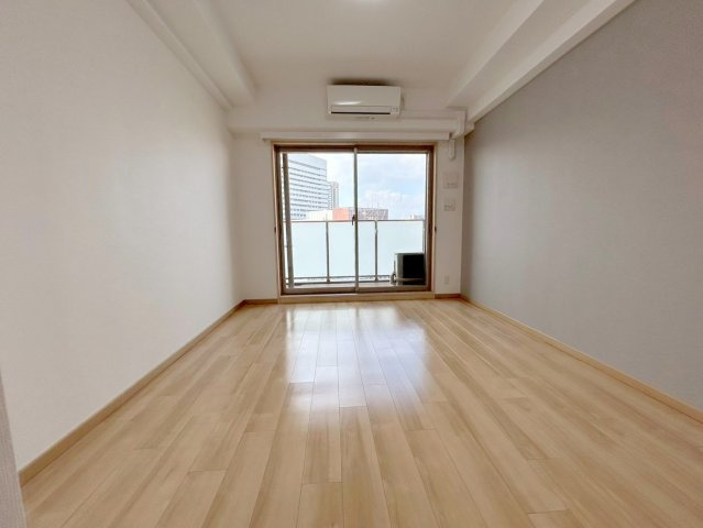 レオングラン新大阪レジデンスの居間・リビング