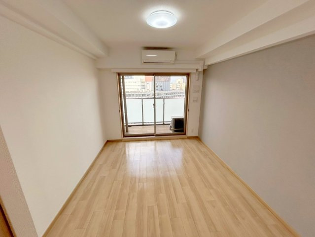 レオングラン新大阪レジデンスの居間・リビング