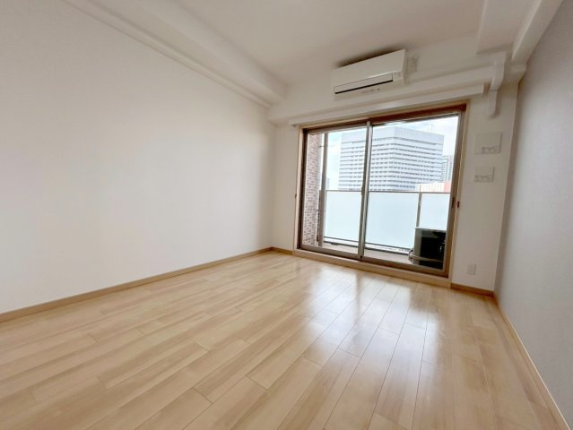 レオングラン新大阪レジデンスの寝室