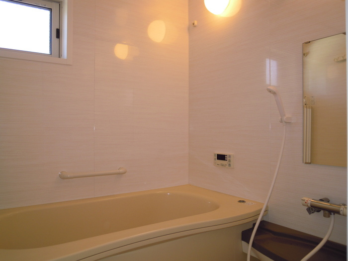 ルナフローラ Aの浴室