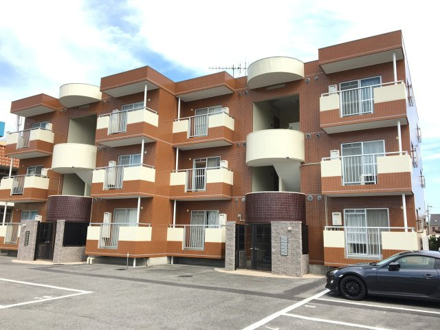 知多市八幡字東水代の賃貸マンションの外観