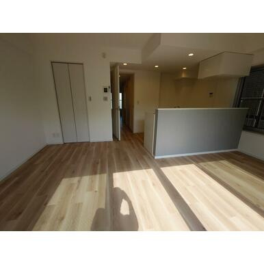 六義園第２コーポの居間・リビング