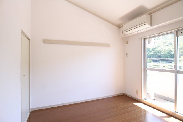 リバーサイド樫の木の寝室