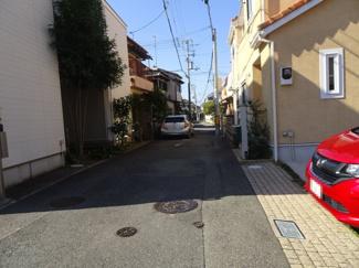 【前面道路含む現地写真】 | 川西市南花屋敷3丁目　中古一戸建て