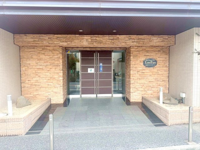 レーベンハイム西新井セレンティーネのエントランス