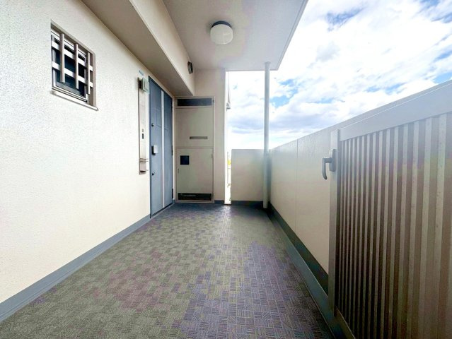 レーベンハイム西新井セレンティーネの玄関