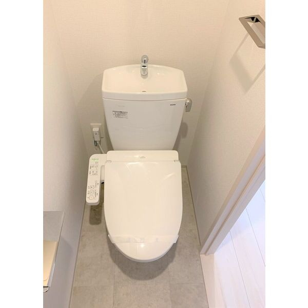 ライブガーデン江坂Ⅸのトイレ