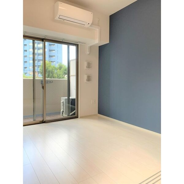 ライブガーデン江坂Ⅸの居間・リビング