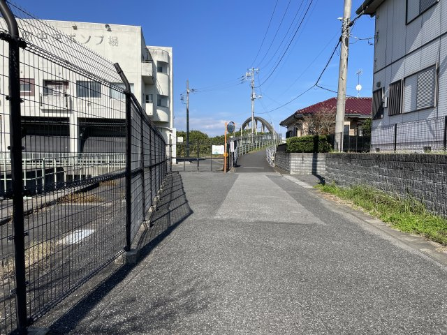 一宮町9264-12　中古売戸建の前面道路含む現地写真