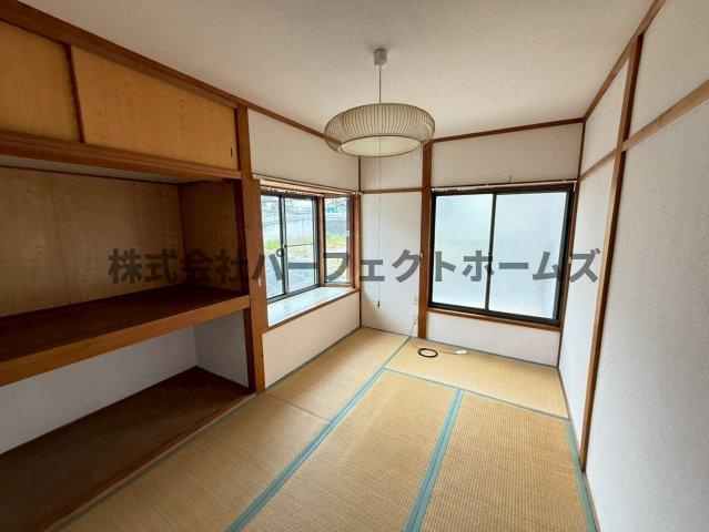 高倉1丁目テラスハウス　賃貸の和室|フローリングだけでなく、和室もあります