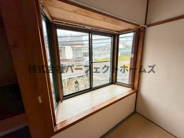 高倉1丁目テラスハウス　賃貸の内装|明るい色調の室内です