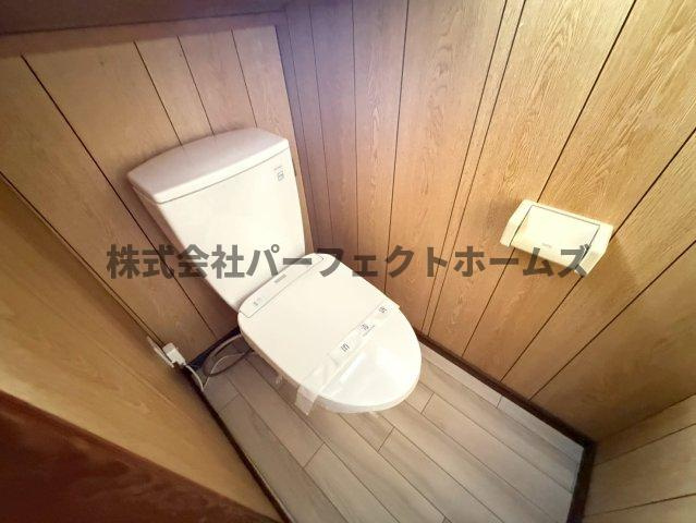 高倉1丁目テラスハウス　賃貸のトイレ|ゆったりとした空間のトイレです
