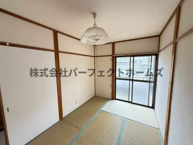 高倉1丁目テラスハウス　賃貸の居間・リビング|こちらの居間で趣味の時間をお楽しみください