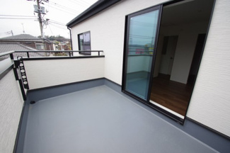 【バルコニー】 | 【仲介手数料無料！！】日野市上田　新築戸建て（全5棟）5号棟　5280万円