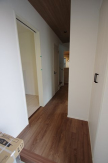 【玄関】 | 【仲介手数料無料！！】日野市上田　新築戸建て（全5棟）5号棟　5280万円