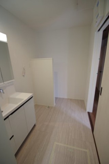 【脱衣所】 | 【仲介手数料無料！！】日野市上田　新築戸建て（全5棟）5号棟　5280万円