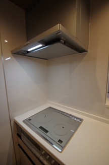 【キッチン】 | 【仲介手数料無料！！】日野市上田　新築戸建て（全5棟）5号棟　5280万円 | IH