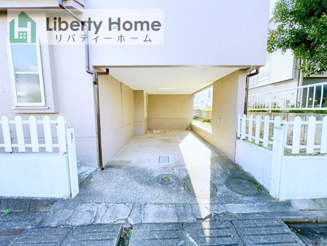 土浦市永国東町　中古戸建の駐車場