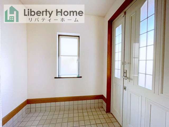土浦市永国東町　中古戸建の玄関