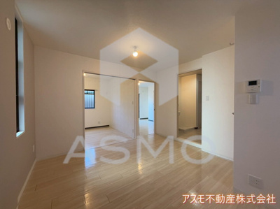 【居間・リビング】 | アパートメント2210 | 同マンション別部屋参考写真