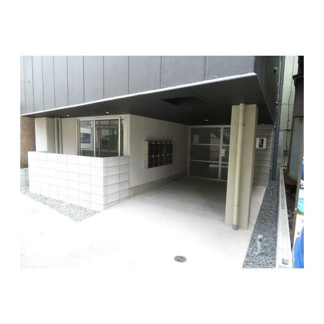 BASE東上野のエントランス