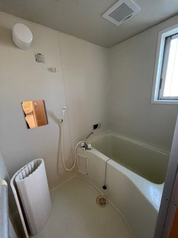 メゾネット椿の浴室