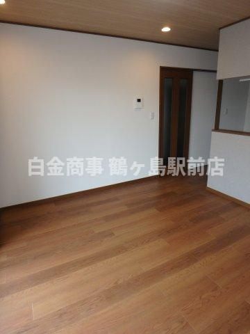 鶴ヶ島市下新田中古戸建の居間・リビング