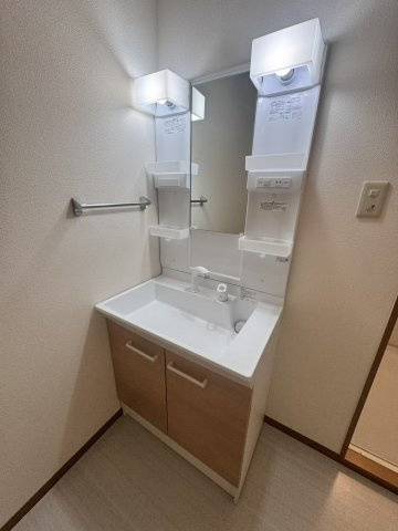 朝日台ハイツBの独立洗面台