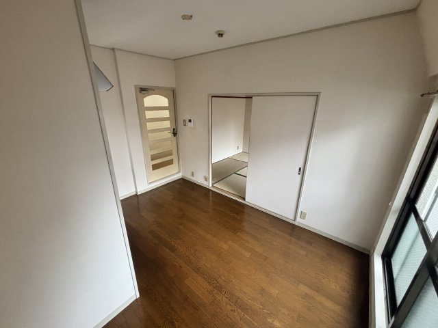 サンコート住吉駅前の洋室