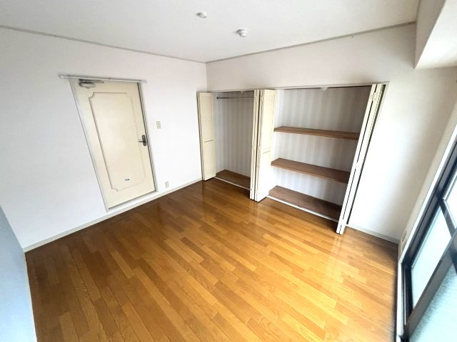 サンコート住吉駅前の洋室