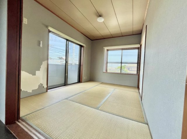 ケントパレス浜松　中央区天王町の和室|寝室や子ども部屋、書斎など多目的に活用できます。