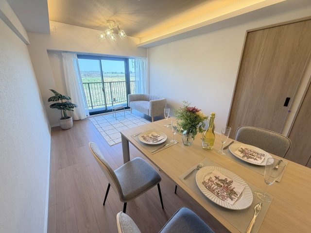 ライフペリエ三郷の駐車場|敷地内カースペース（要空き・料金確認）