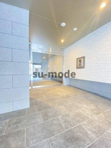 アジュール鳥飼のエントランス