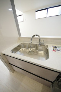 【キッチン】 | 【仲介手数料無料！！】日野市旭が丘1丁目　新築戸建て（全3棟）2号棟　5390万円 | 食器洗い乾燥機