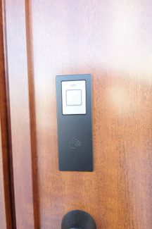 【玄関】 | 【仲介手数料無料！！】日野市旭が丘1丁目　新築戸建て（全3棟）2号棟　5390万円