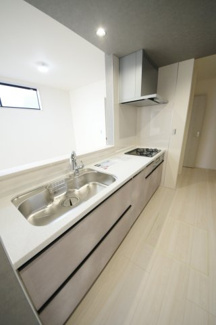 【キッチン】 | 【仲介手数料無料！！】日野市旭が丘1丁目　新築戸建て（全3棟）2号棟　5390万円