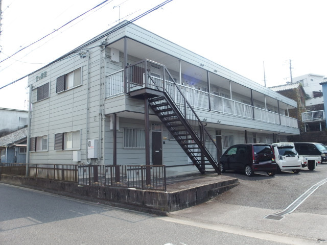三ツ葉荘の外観