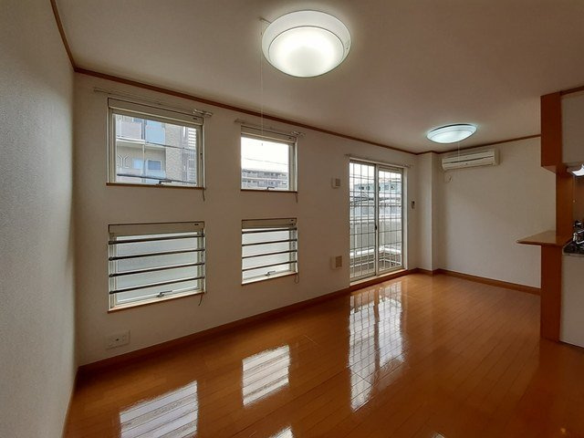 プラシードⅡの居間・リビング