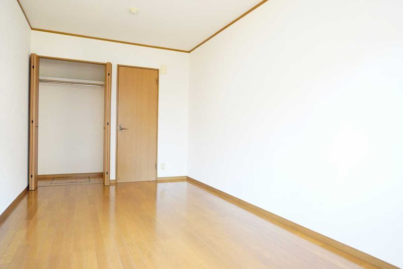 パインリーフドエルの洋室