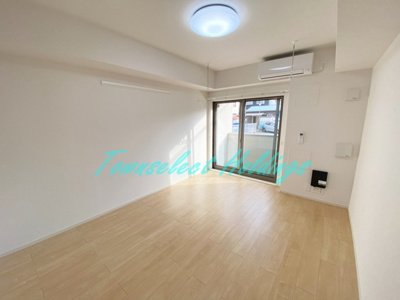 【居間・リビング】 | パルティール | 広々7.9帖♪南西向きで日当たり良好