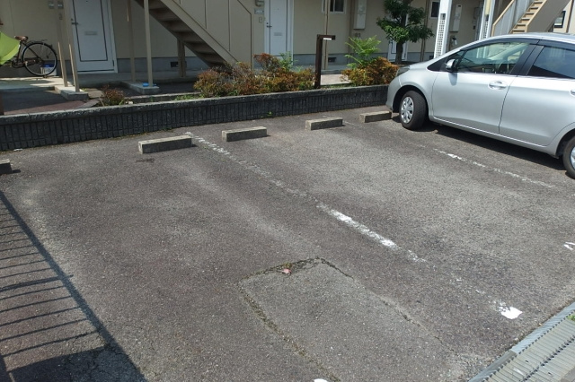 フローラ石神の駐車場