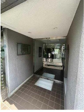 ライオンズマンション駒形のエントランス