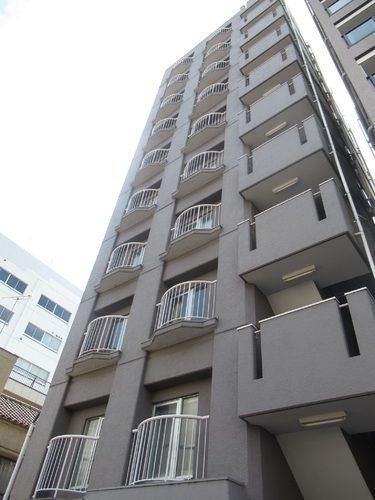 ライオンズマンション駒形の外観