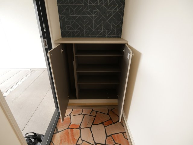 ハイツヒナタの玄関|靴箱完備です