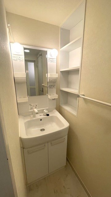 ハーミット高幡の洗面所