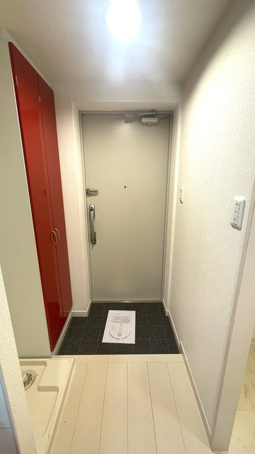 ハーミット高幡の玄関