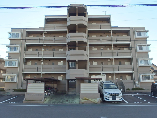 マンション稲葉の外観