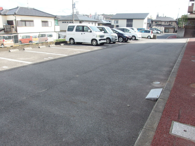 大野マンションの駐車場