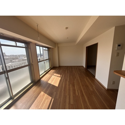 【居間・リビング】 | オーチャード | ゆったりとした居間です