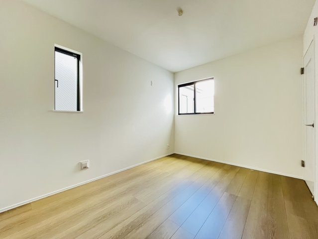 豊明市新栄町3-104『仲介手数料無料』新築戸建ての洋室